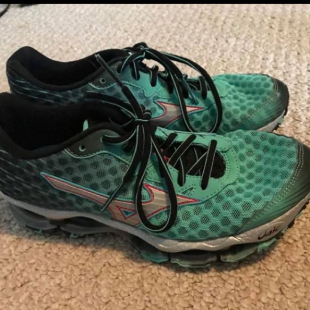 Running Shoes